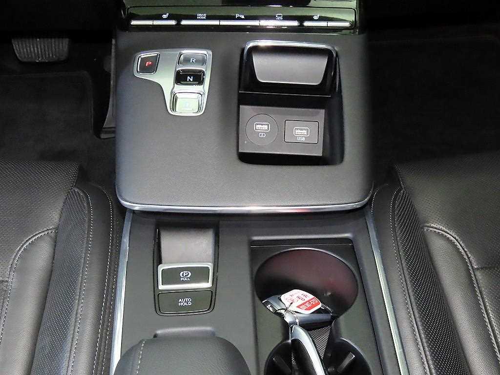HYUNDAI Grandeur - Vista 12