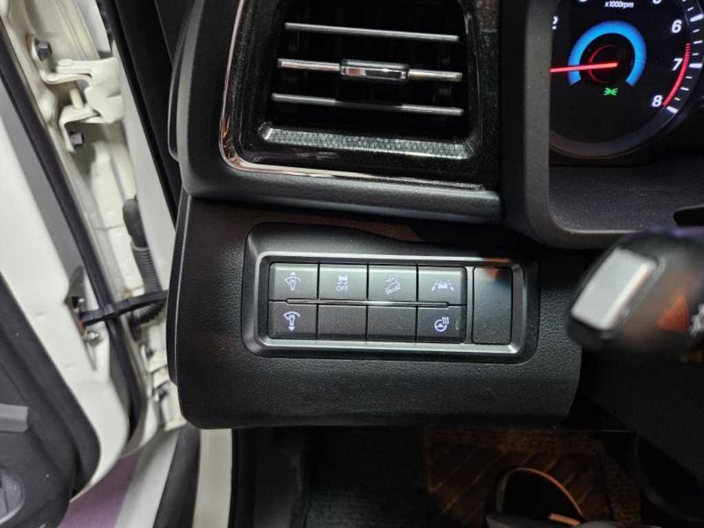 Ssangyong Tivoli - Vista 12