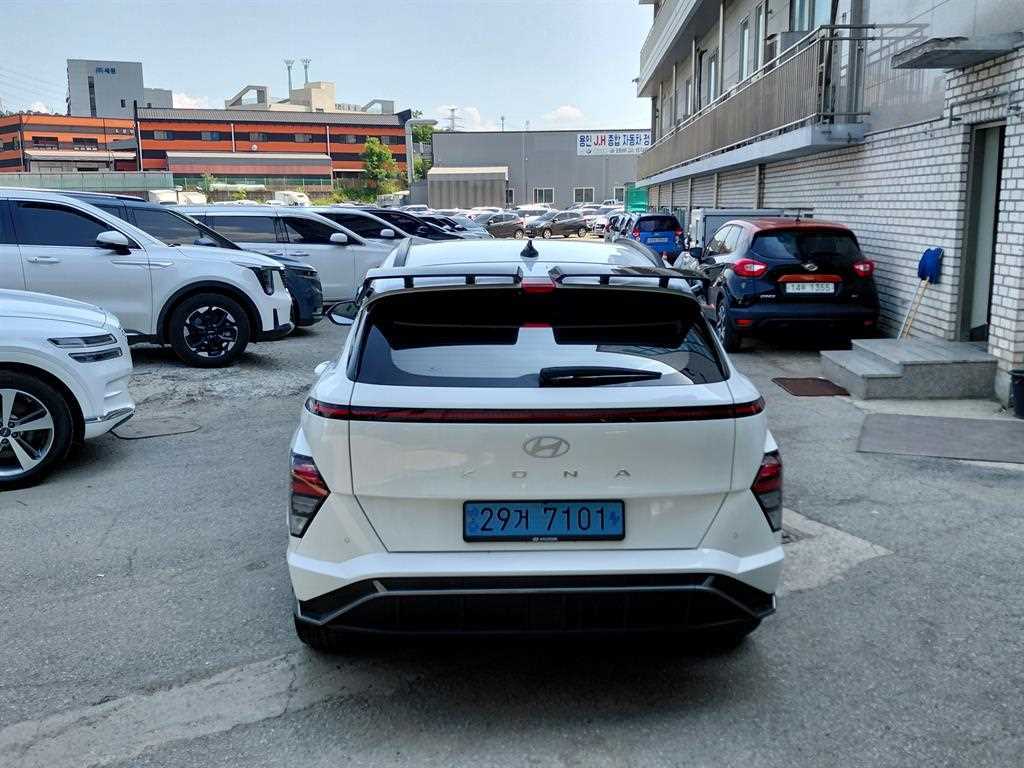 HYUNDAI Kona - Vista 3