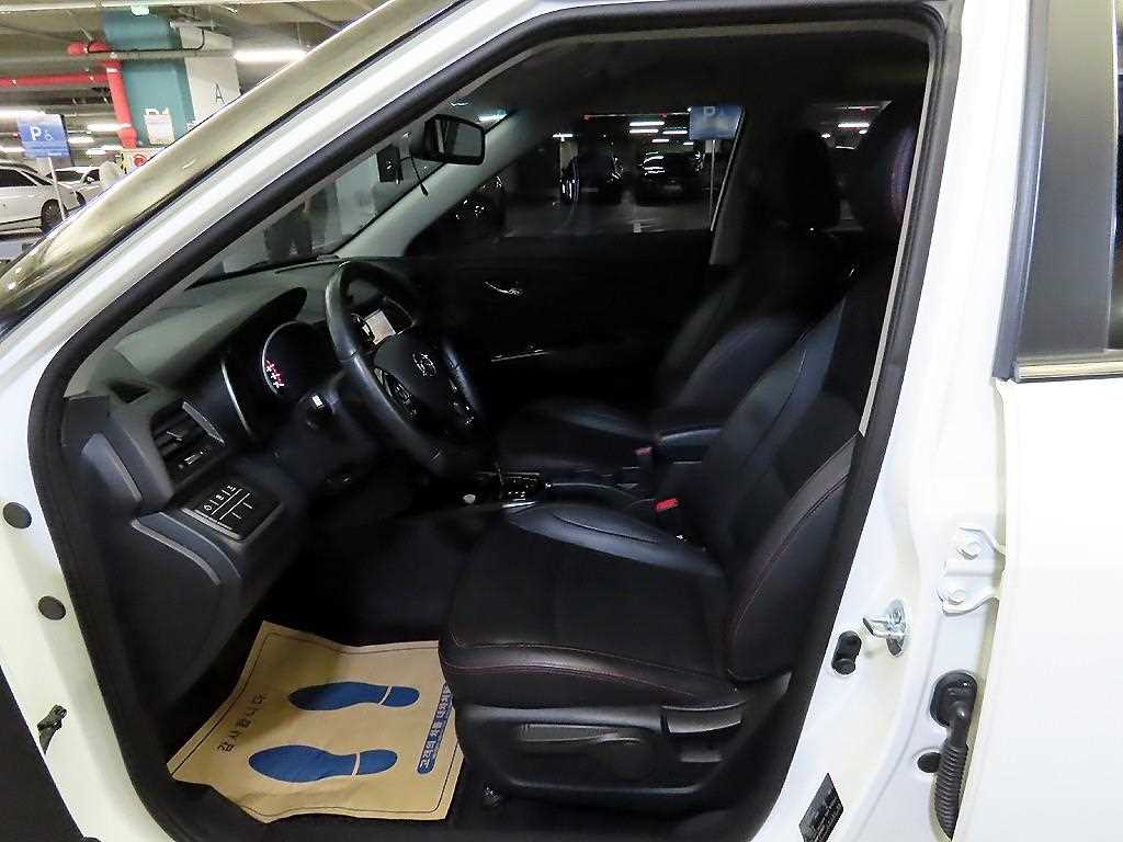 Ssangyong Tivoli - Vista 8