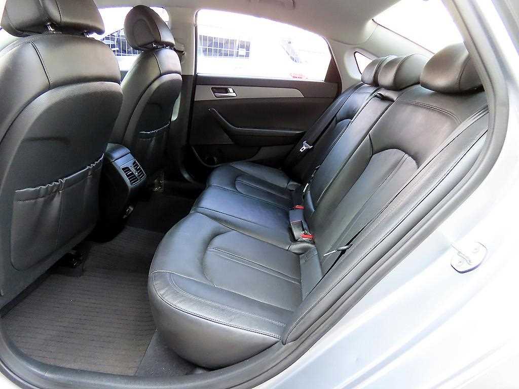 HYUNDAI Sonata - Vista 8