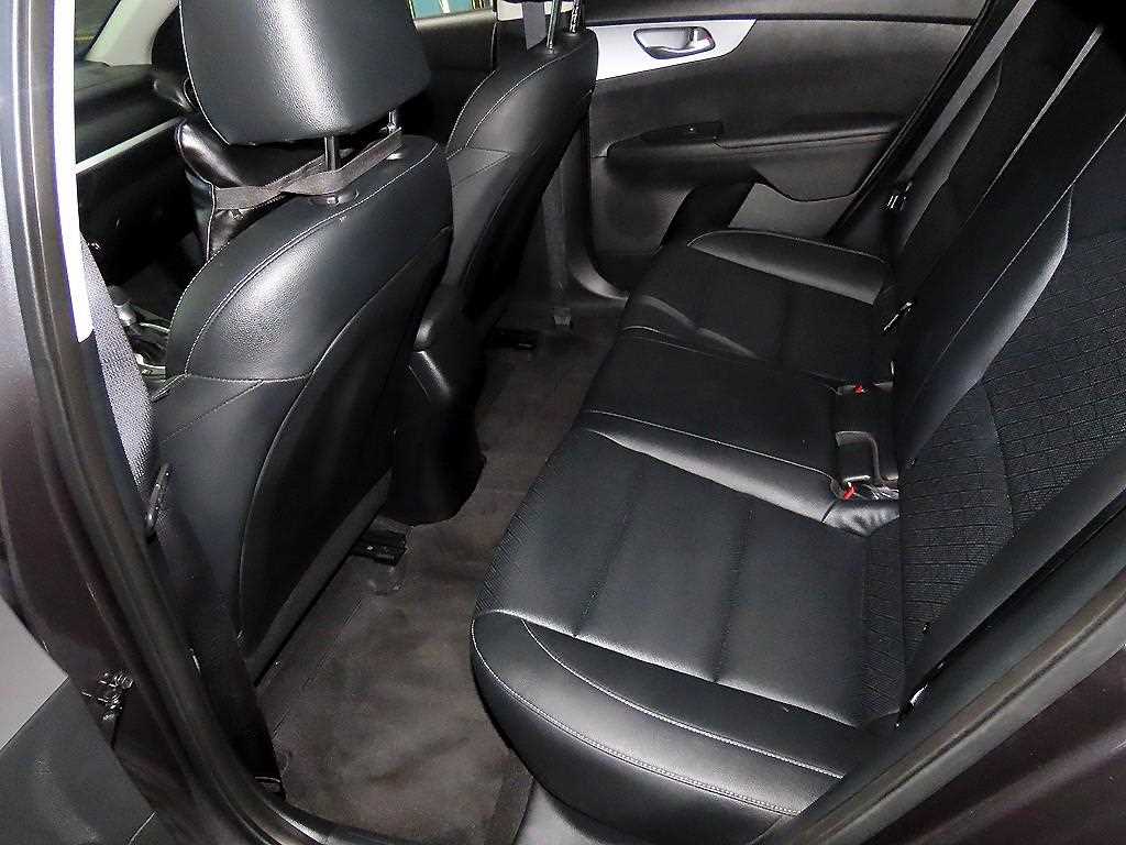 KIA K3 - Vista 9