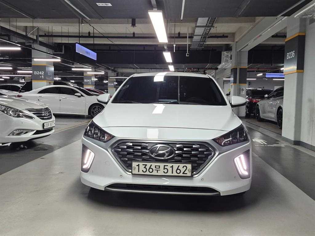 HYUNDAI Ioniq - Vista 2