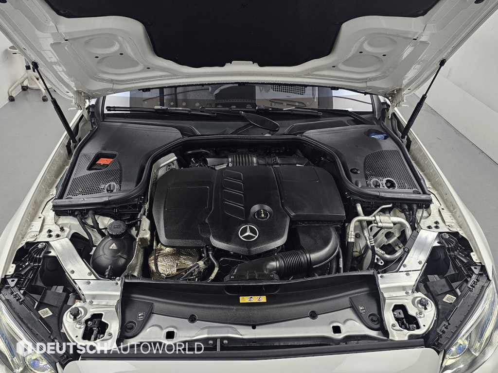 Mercedes Benz E class - Vista 8