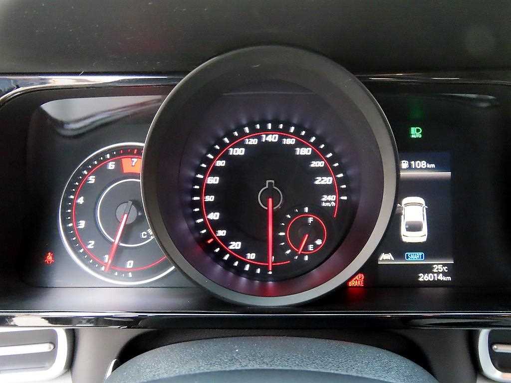 HYUNDAI Avante - Vista 11