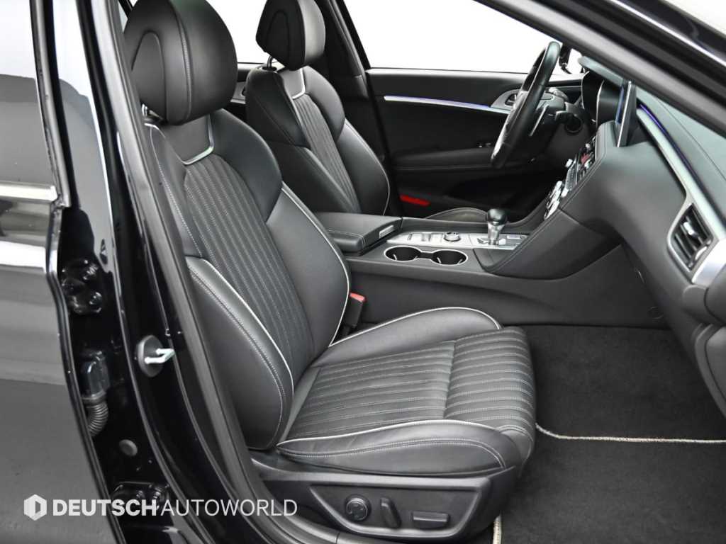 Genesis G70 - Vista 12