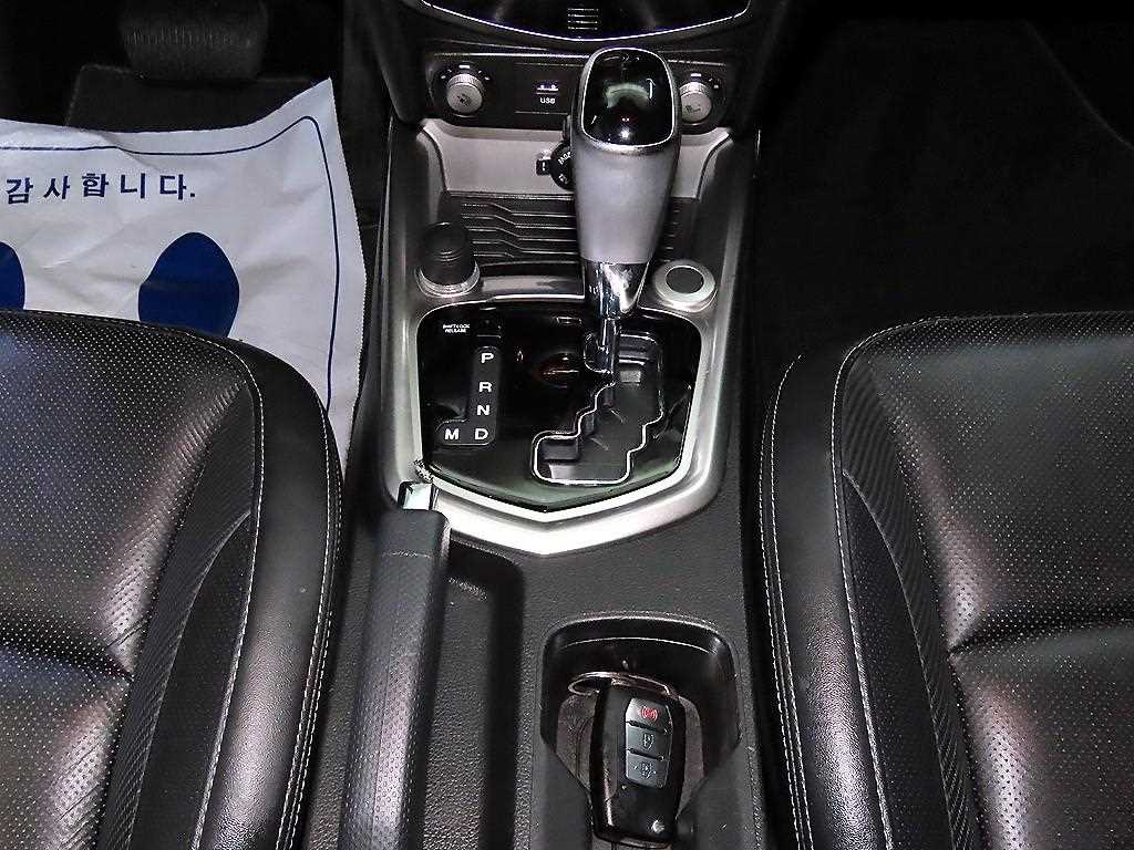 Ssangyong Tivoli 2015 Blanco - Importación desde Corea - HF Imports Iquique - Foto 14