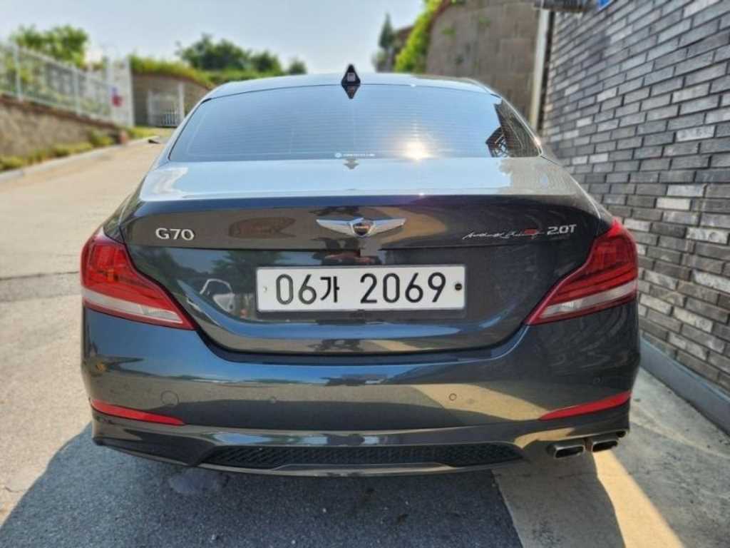 Genesis G70 - Vista 2