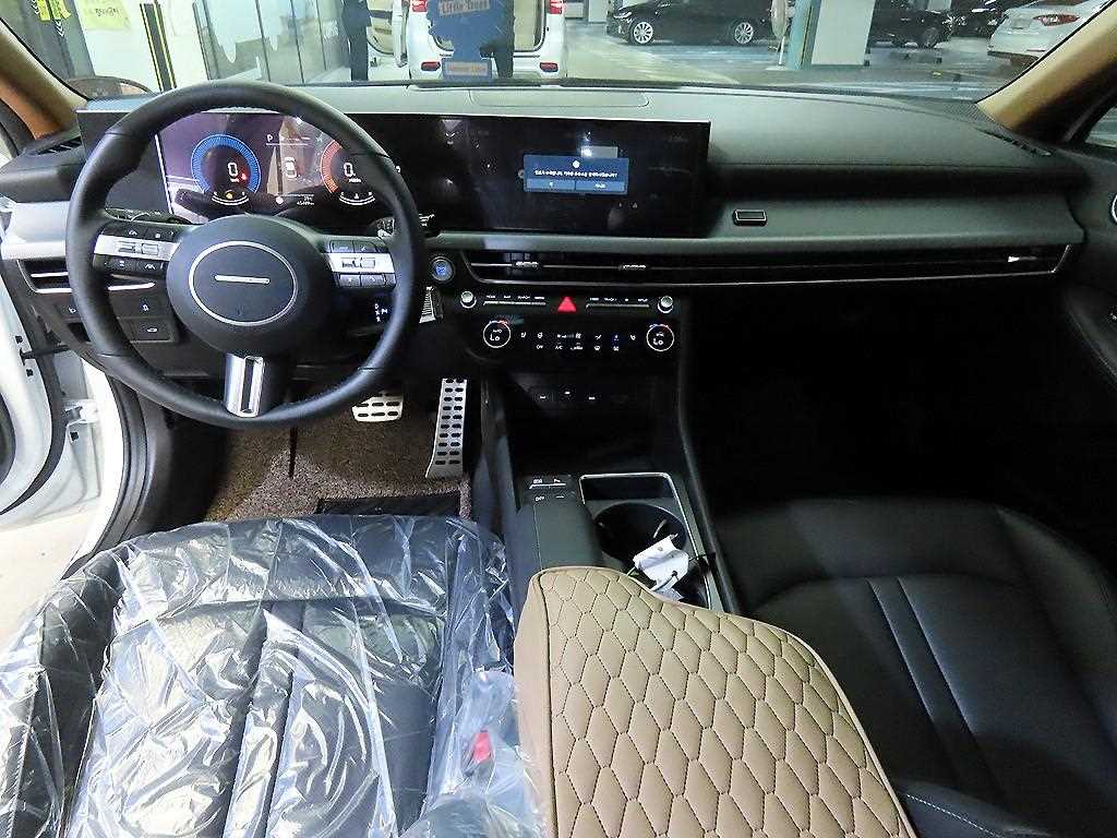 HYUNDAI Sonata - Vista 12