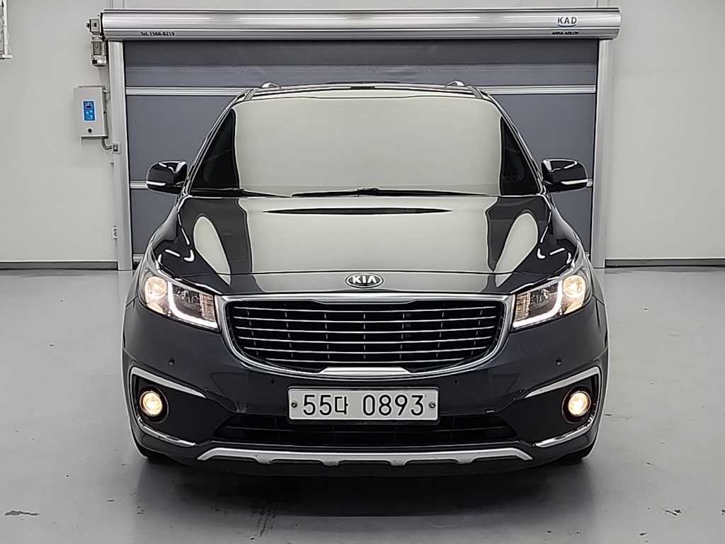 KIA Carnival - Vista 2