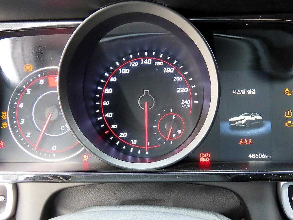 HYUNDAI Avante - Vista 11