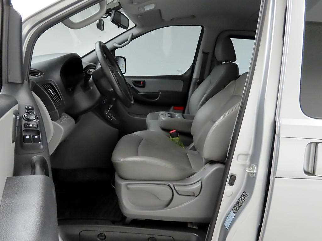 HYUNDAI Starex 2019 Gris - Importación desde Corea - HF Imports Iquique - Foto 13