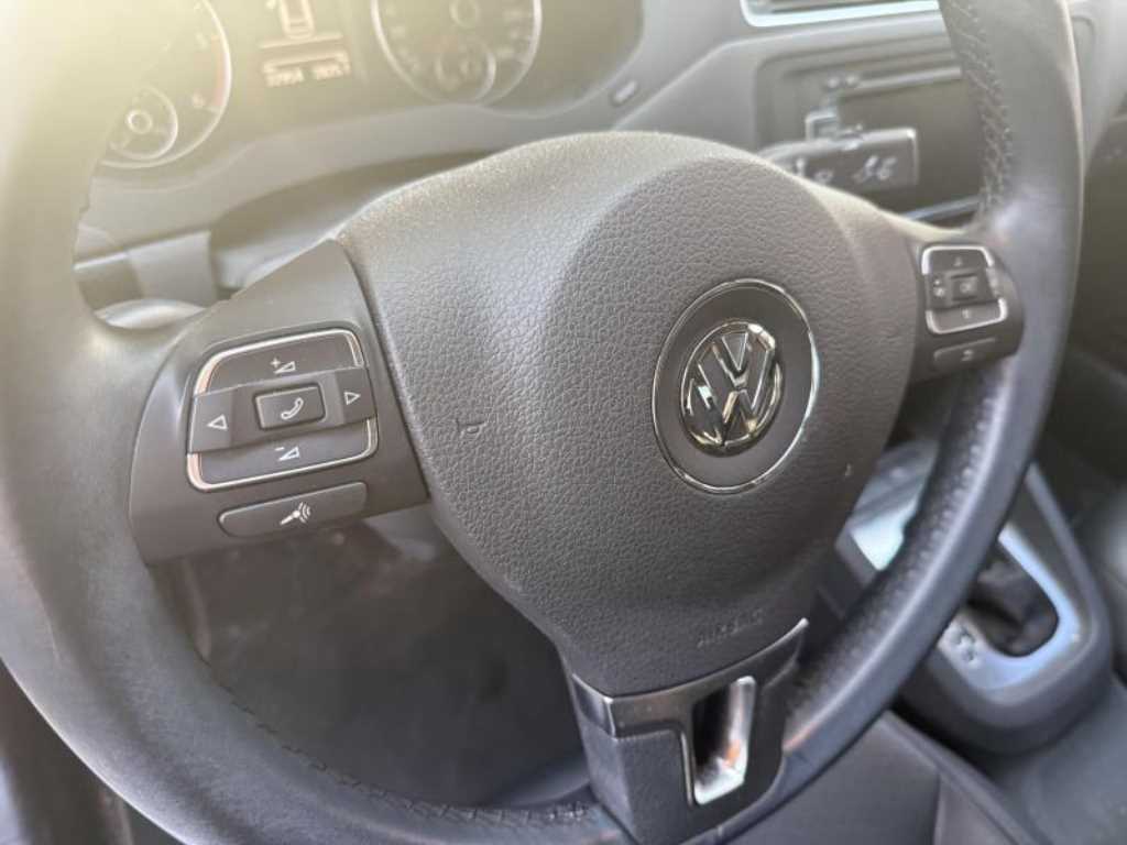 Volkswagen Jetta - Vista 8