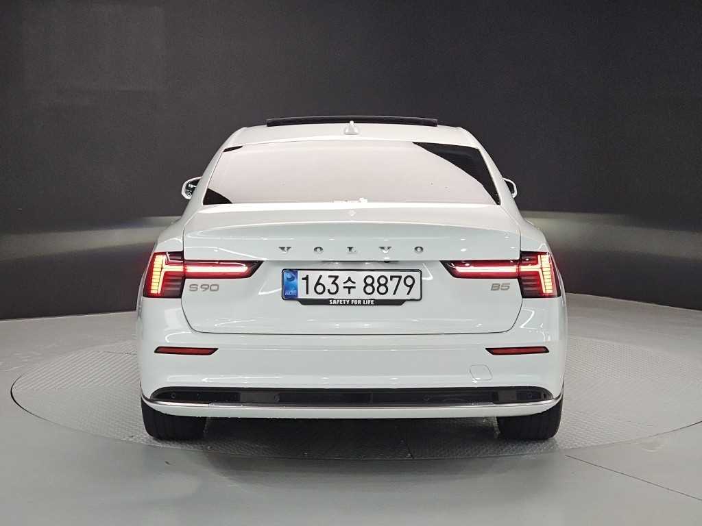 Volvo S90 - Vista 3