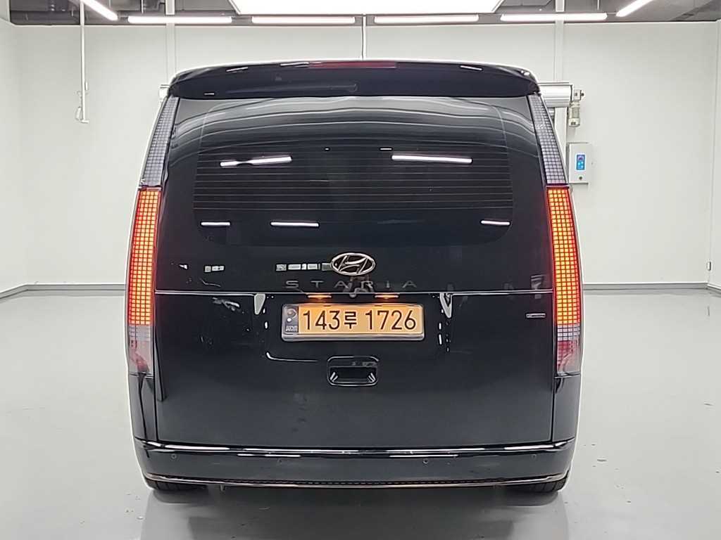 HYUNDAI Staria - Vista 3