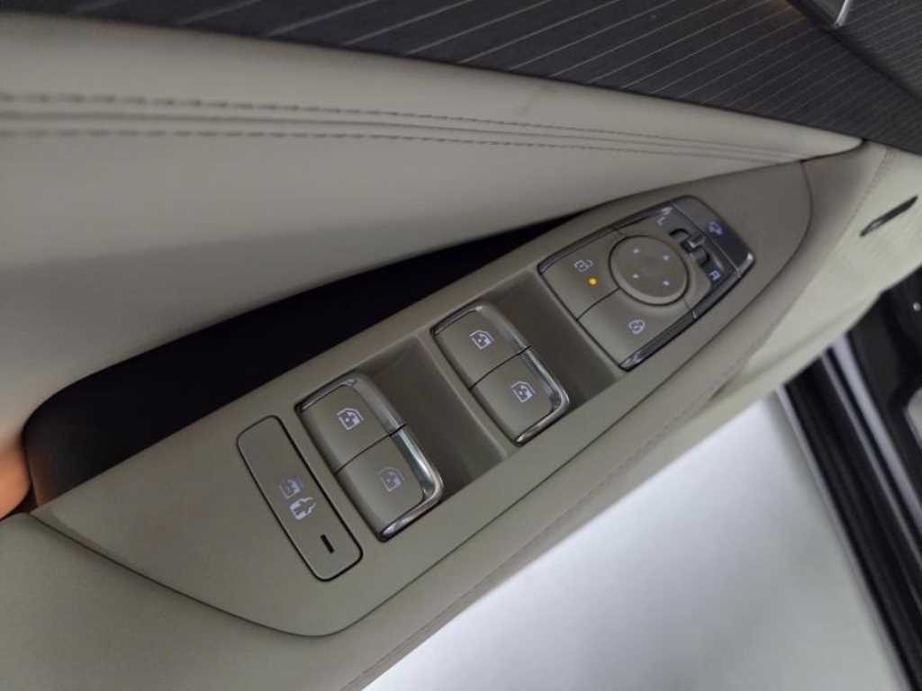 KIA K8 - Vista 12