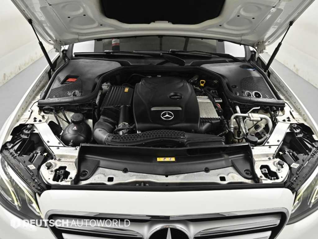 Mercedes Benz E class - Vista 8