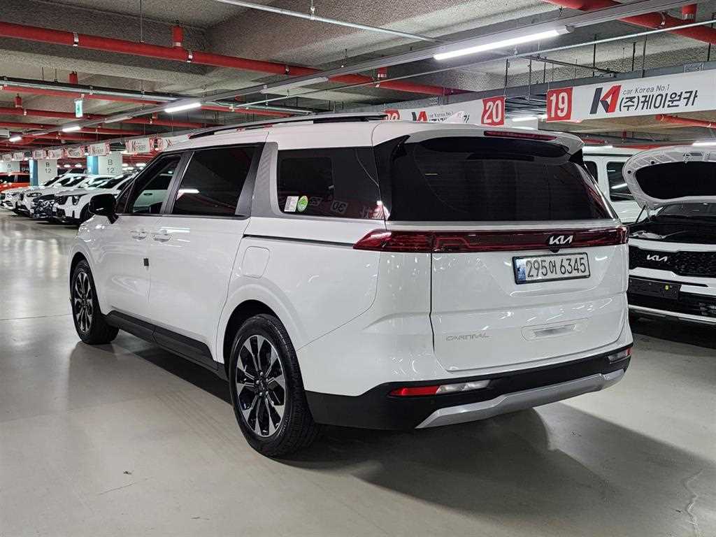 KIA Carnival - Vista 6