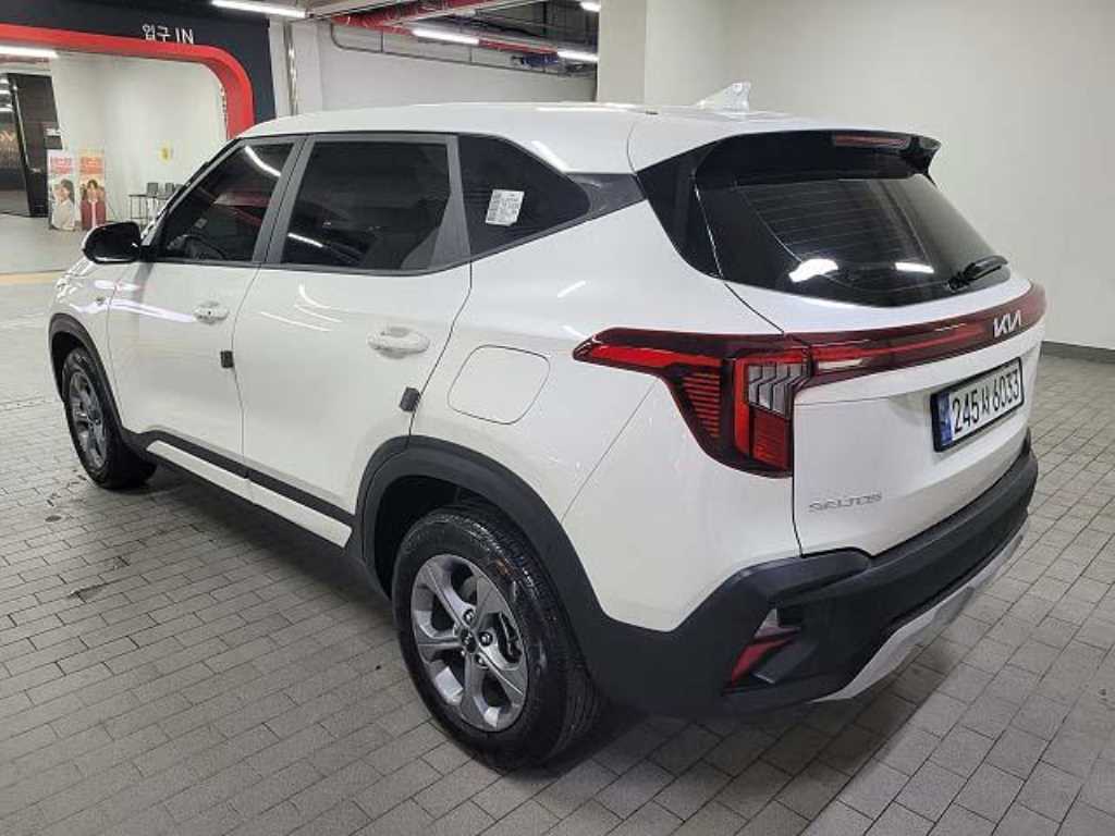 KIA Seltos - Vista 8