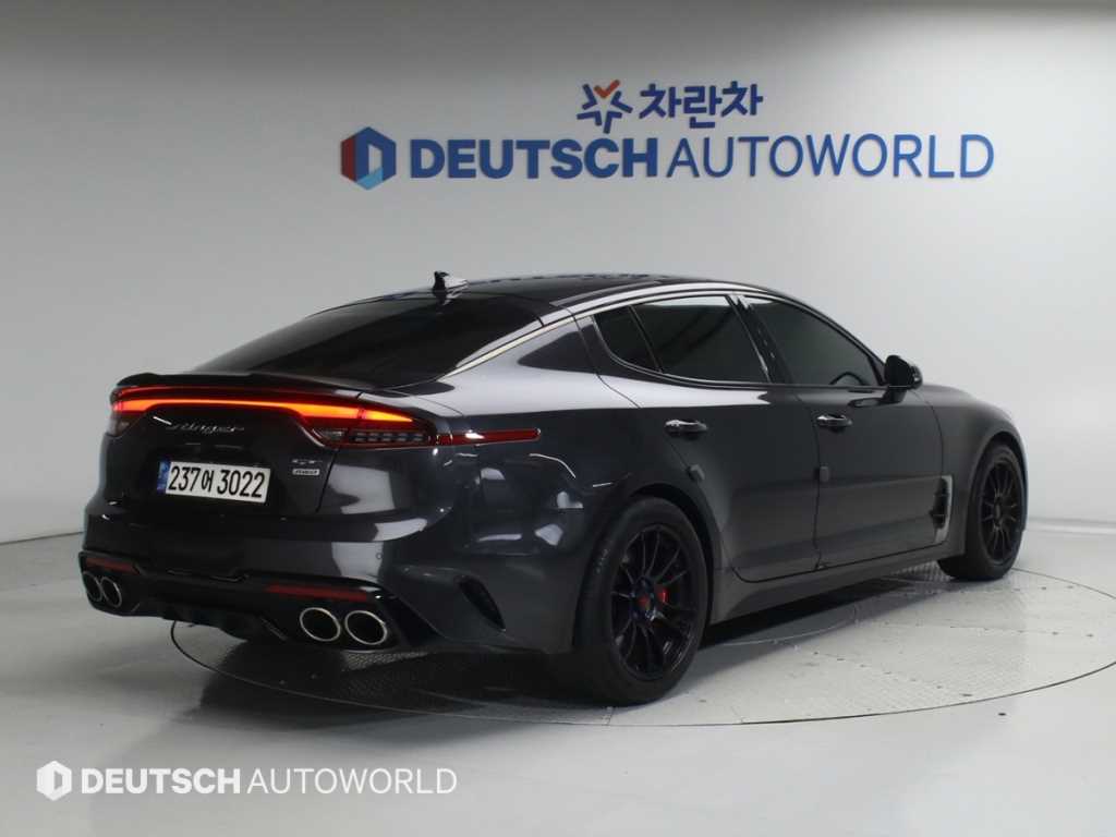 KIA Stinger - Vista 3