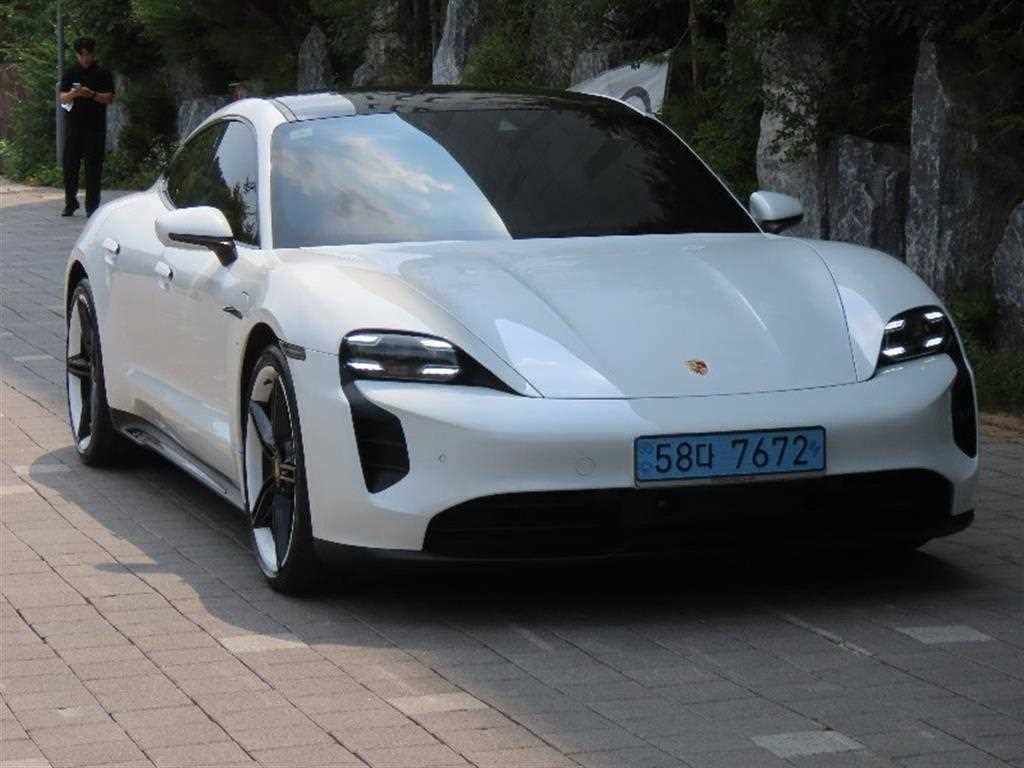 Porsche Taycan - Vista 2