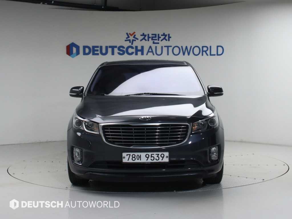KIA Carnival - Vista 3