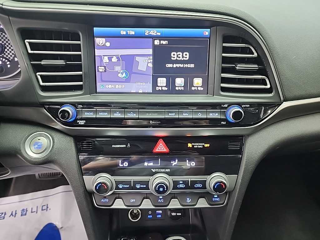 HYUNDAI Avante - Vista 12