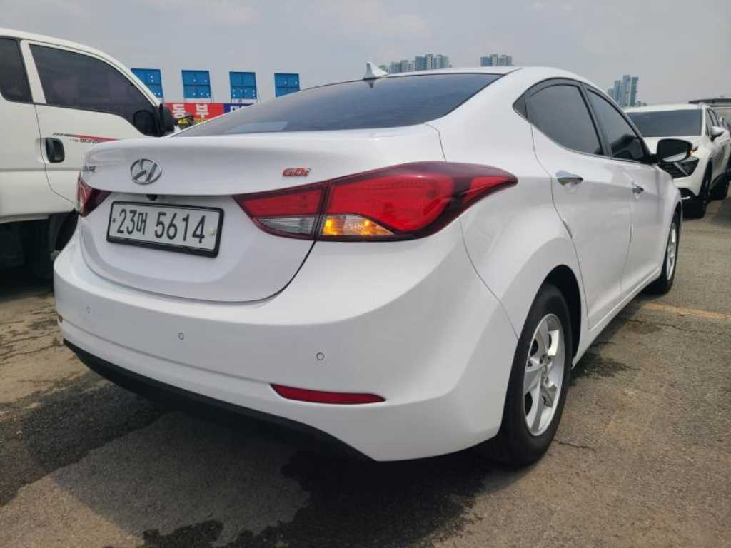 HYUNDAI Avante - Vista 6