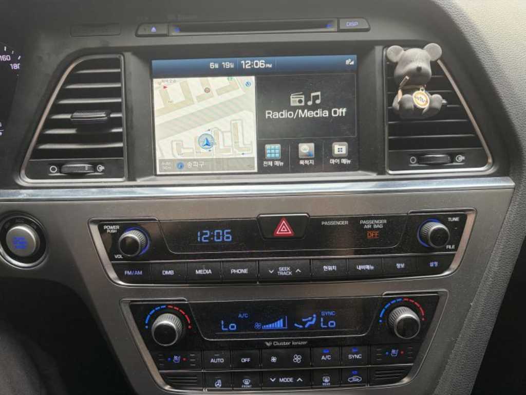 HYUNDAI Sonata - Vista 12