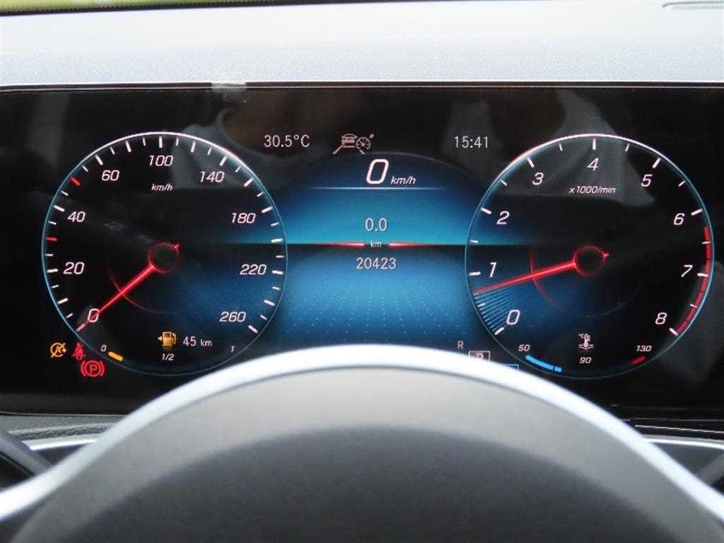 Mercedes Benz GLB Class - Vista 7