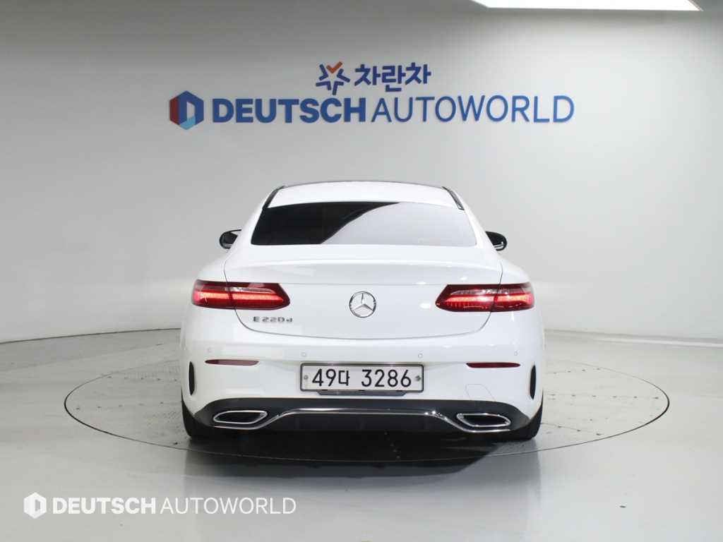 Mercedes Benz E class - Vista 6