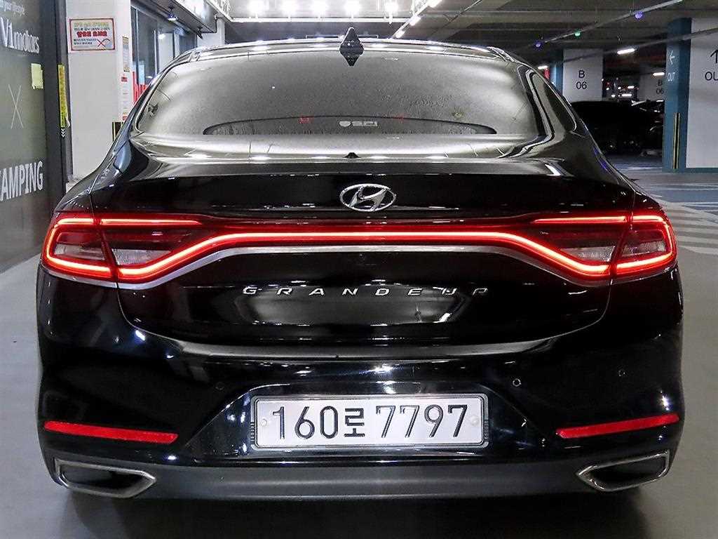 HYUNDAI Grandeur - Vista 7