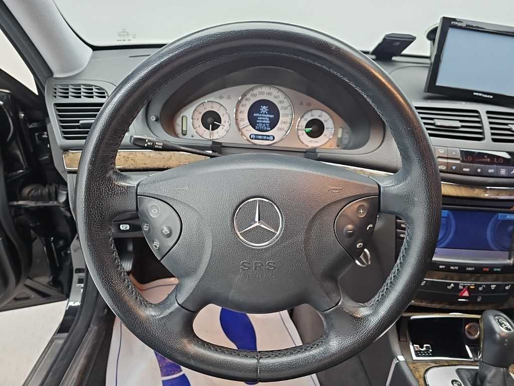 Mercedes Benz E class - Vista 11