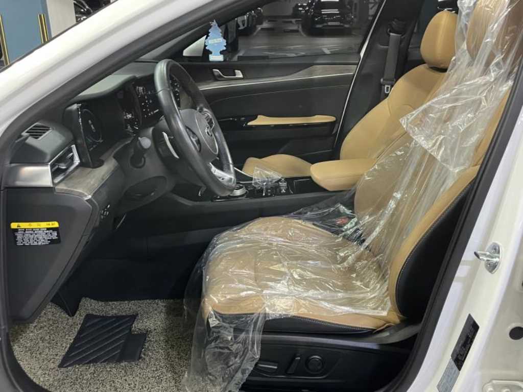KIA K5 - Vista 8