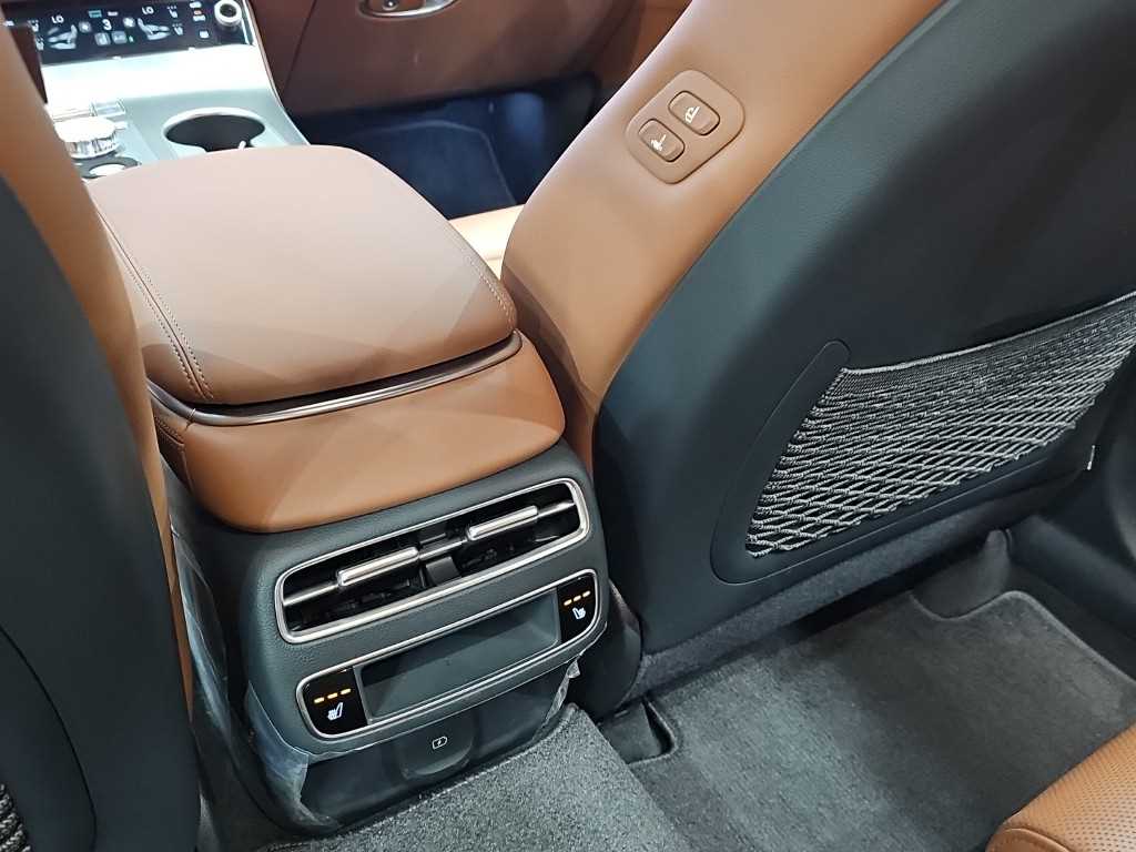 Genesis GV70 2025 Gris - Importación desde Corea - HF Imports Iquique - Foto 15