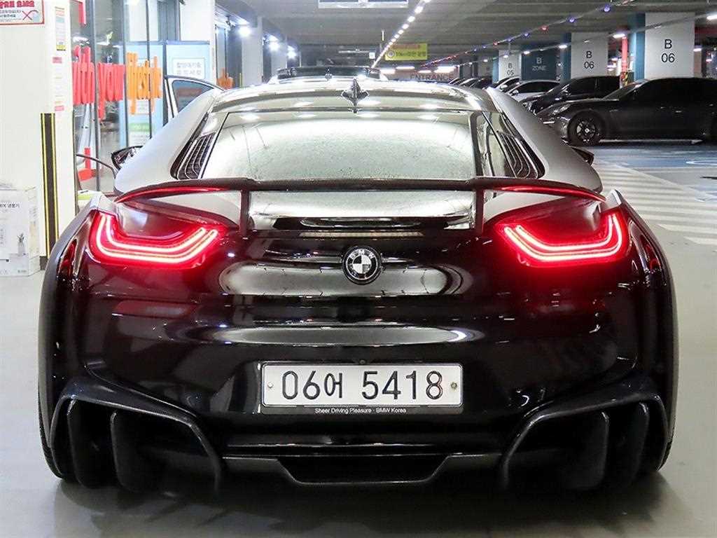BMW i8 - Vista 7