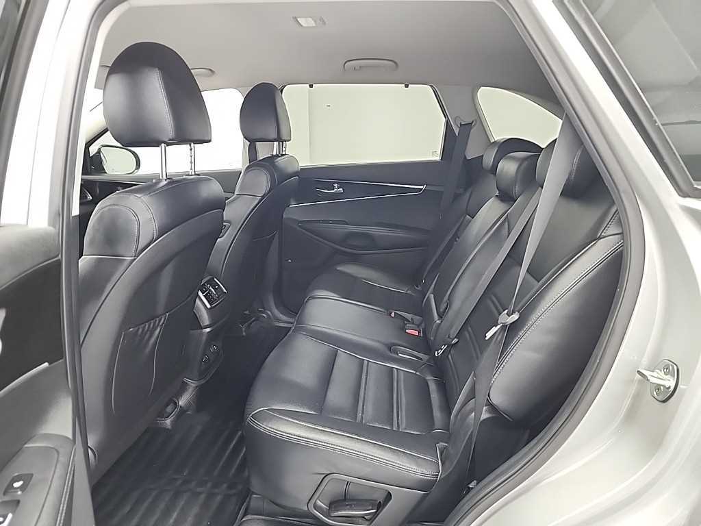 KIA Sorento - Vista 12