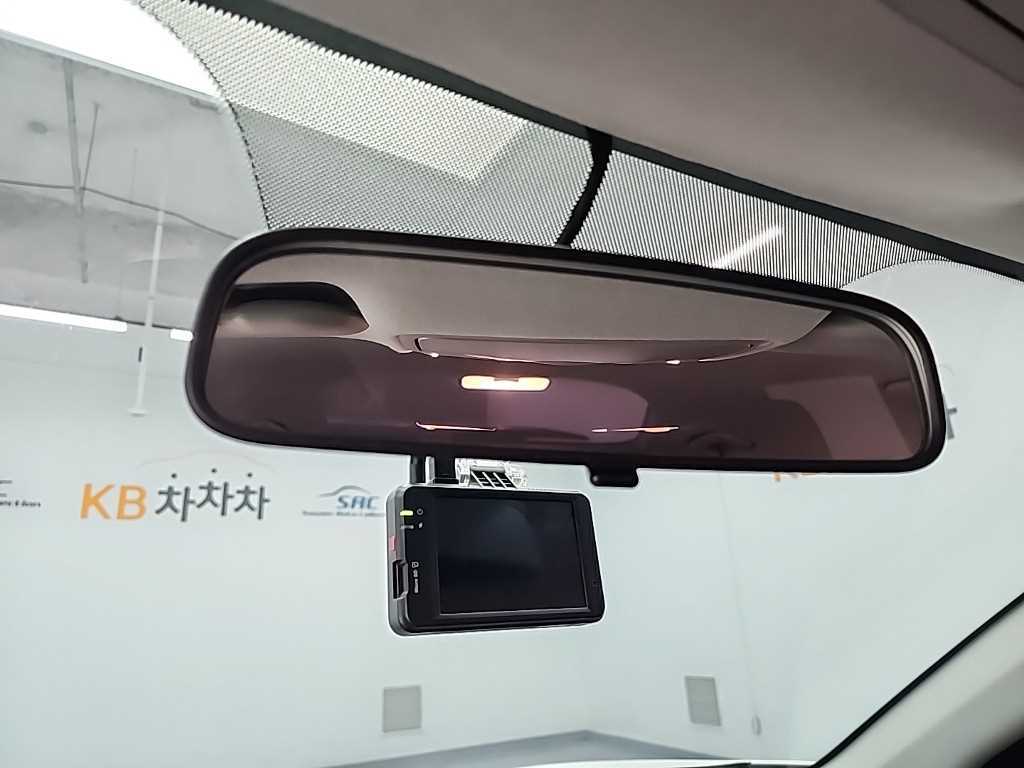 KIA Stonic 2018 Blanco - Importación desde Corea - HF Imports Iquique - Foto 17