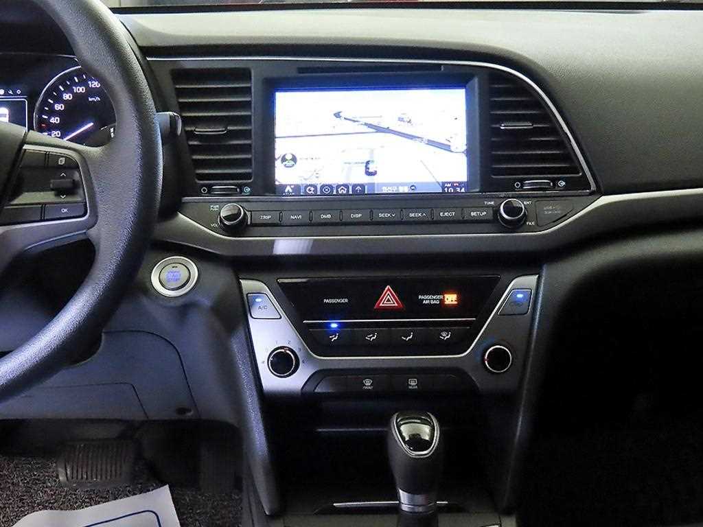 HYUNDAI Avante 2017 Blanco - Importación desde Corea - HF Imports Iquique - Foto 13