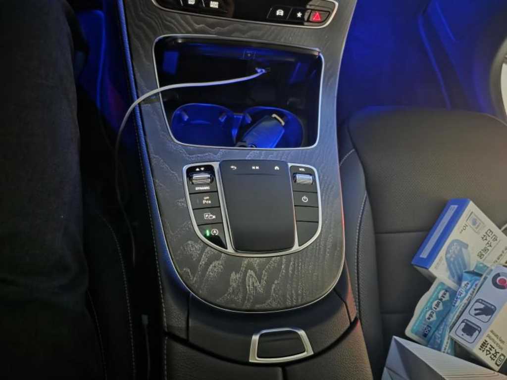 Mercedes Benz E class - Vista 8