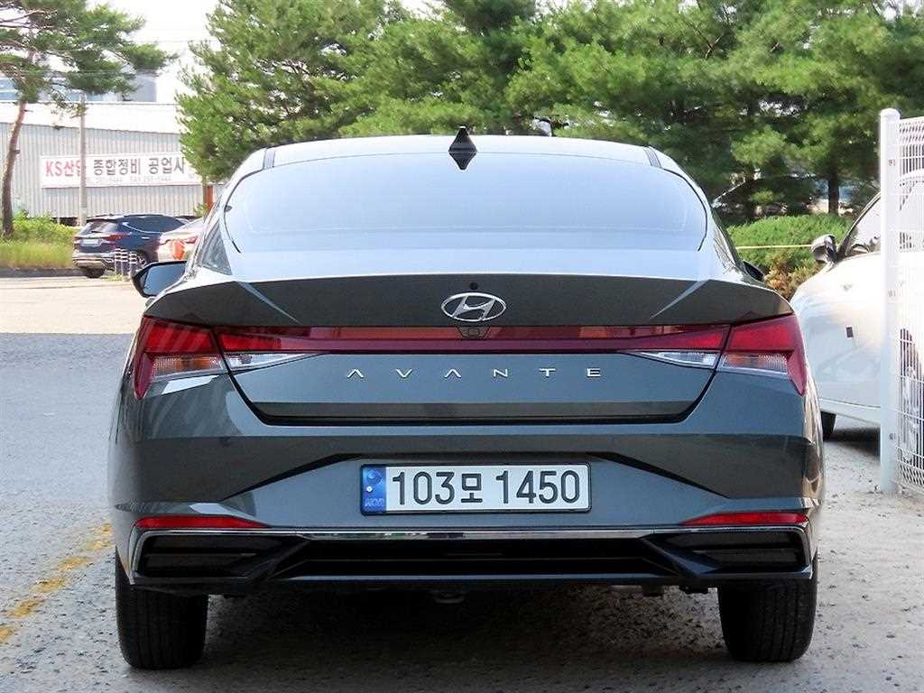HYUNDAI Avante - Vista 6