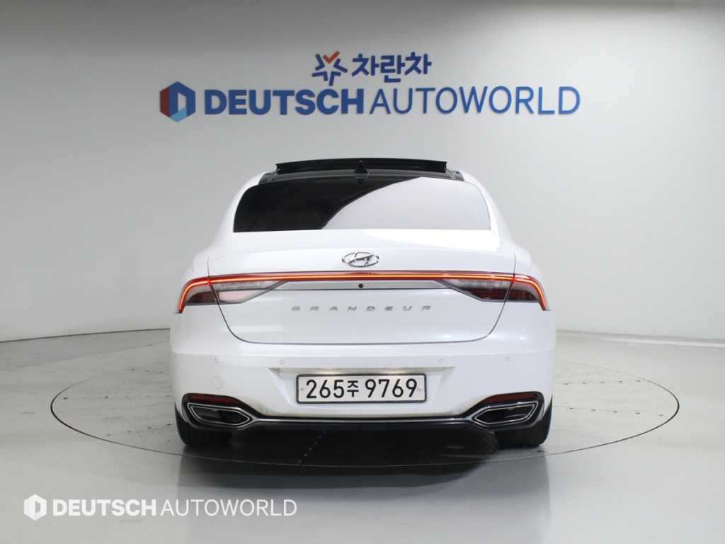 HYUNDAI Grandeur - Vista 7