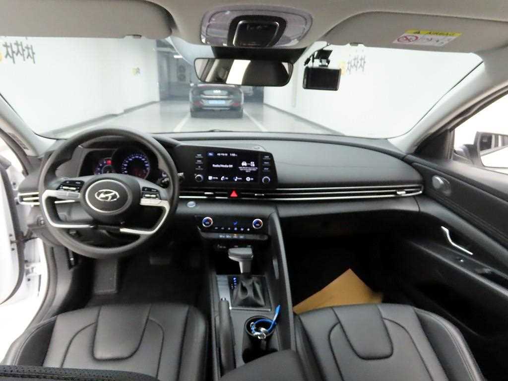 HYUNDAI Avante - Vista 8