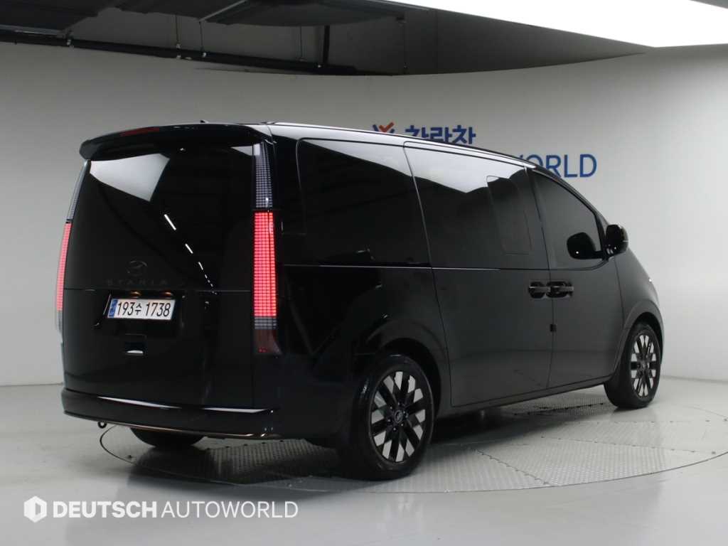 HYUNDAI Staria - Vista 2