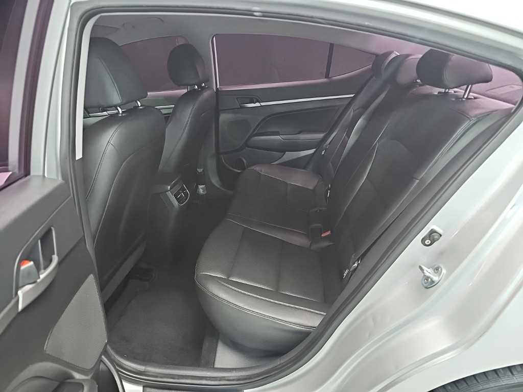 HYUNDAI Avante 2015 Plateado - Importación desde Corea - HF Imports Iquique - Foto 14
