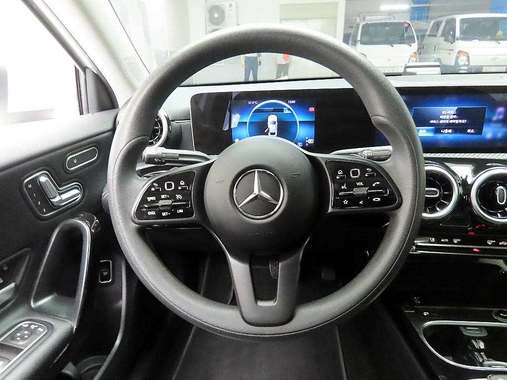 Mercedes Benz A Class - Vista 9