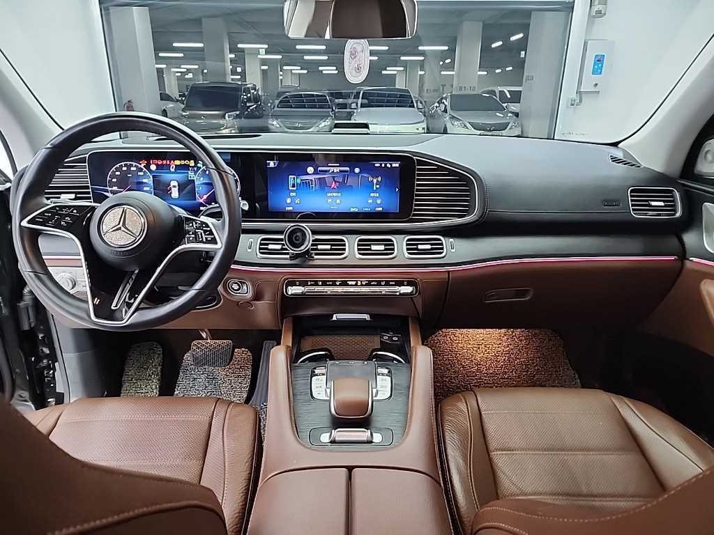 Mercedes Benz GLE Class - Vista 9