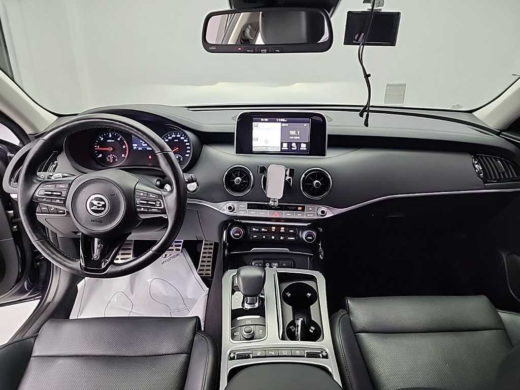 KIA Stinger - Vista 9