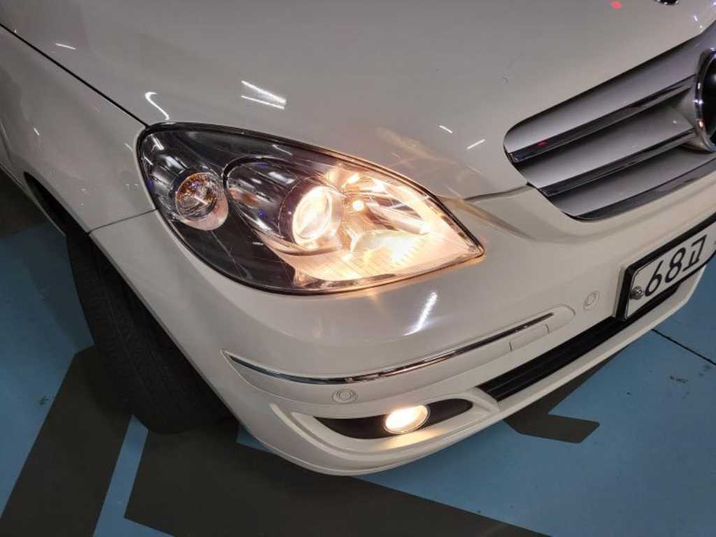 Mercedes Benz B Class (MY B) - Vista 3