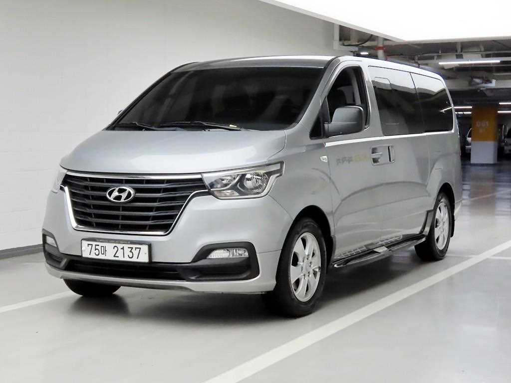 HYUNDAI Starex - Vista 2